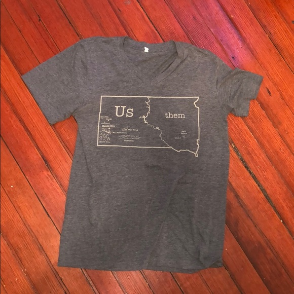 6 Shirt Bundle , Basic T Shirts - Picture 5 of 7